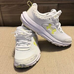 Under Armour women’s Sneakers in White and Neon Yellow
